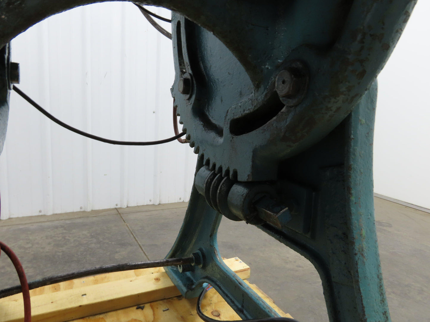 Federal No 3 Mechanical OBI Punch Press 32 Ton 2-1/2" Stroke 7" Throat 3Hp 3Ph