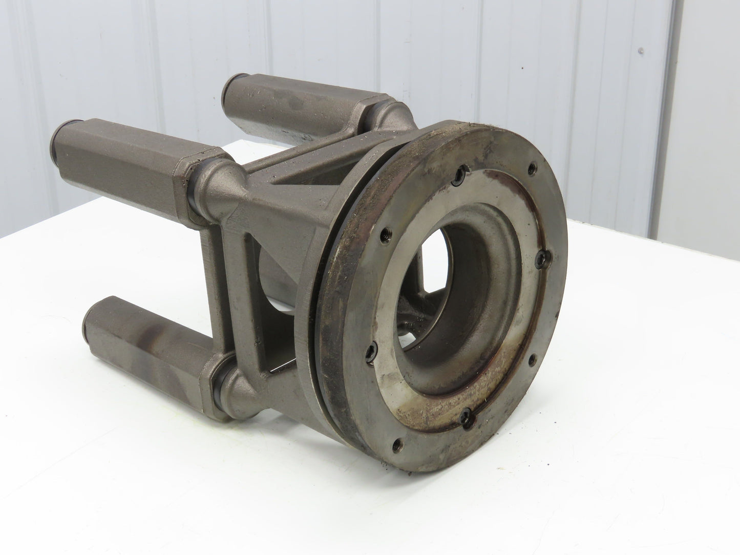 4-Bolt SAE-C Hydraulic Pump Motor Adapter IEC 132 Cast Iron Frame