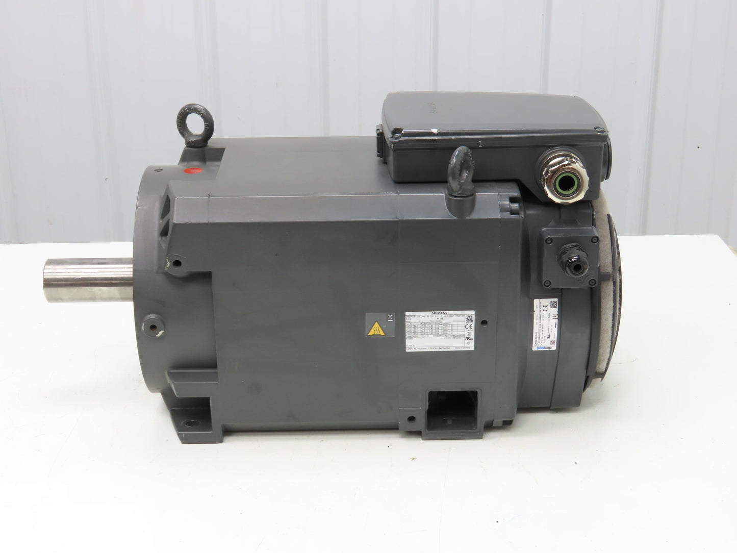 Siemens 1PH8133-1FF1 0-1FC1-Z Servo Motor 480V 3PH Encoder AM22DQ F35