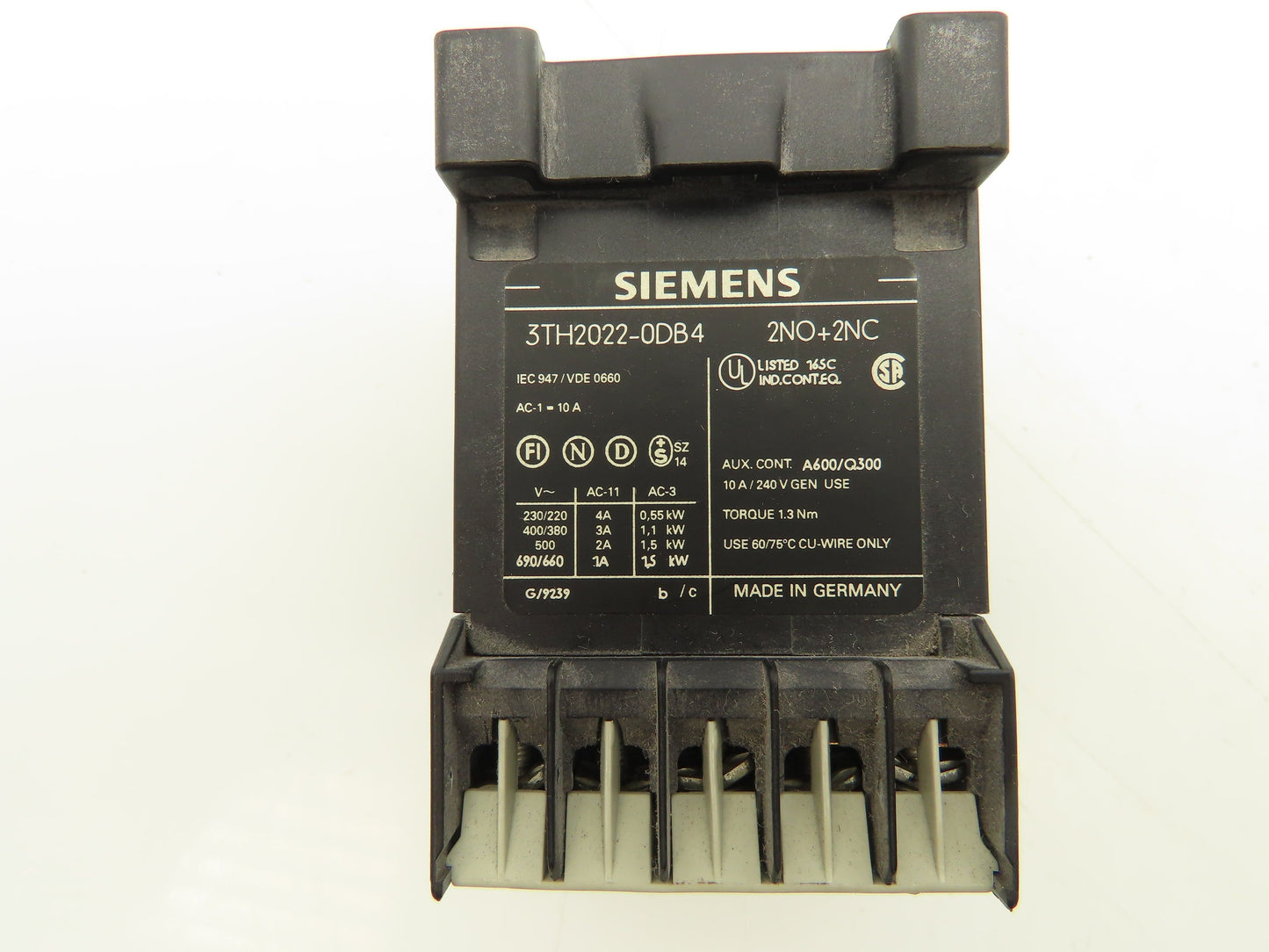 Siemen 3TH2022-0DB4 Contactor Relay 230V 3A 17-30VDC 2NO 2NC Lot Of 7