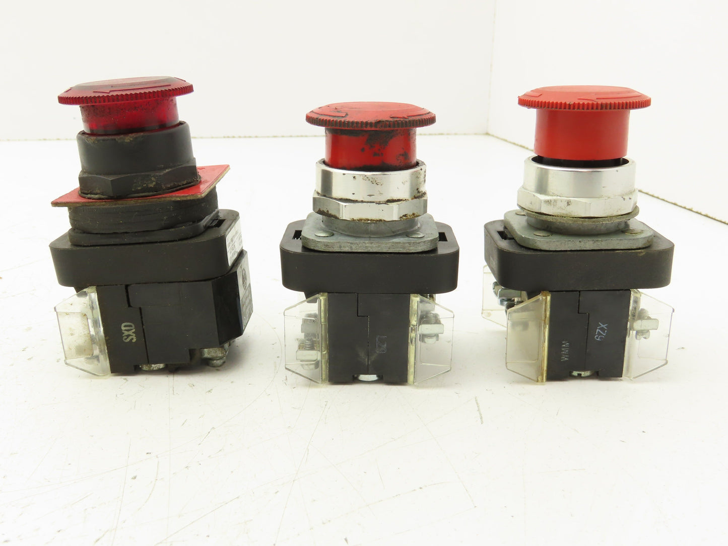 Allen Bradley Koino E-Stop Push Button Twist 30mm 120v