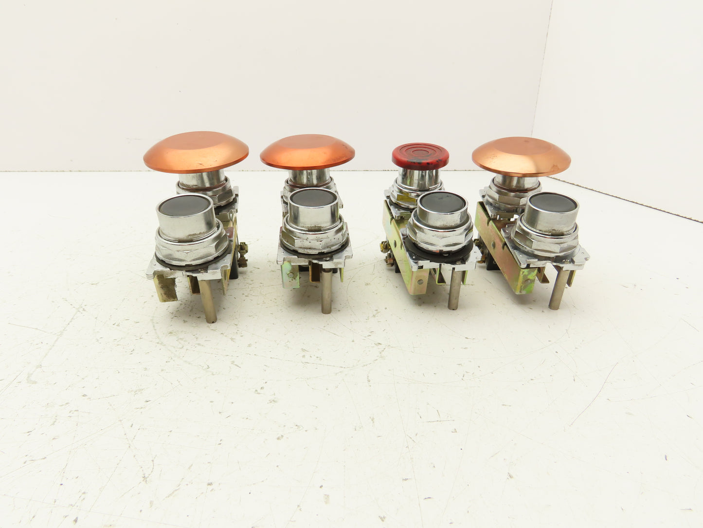 Cutler-Hammer Start Stop Pushbutton Set 30mm Lot of 4