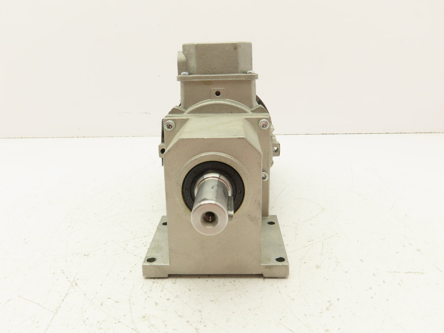 Lenze MDEMAXX Gear Motor 52RPM Output 39Nm 0.22 kW 277/480v 3PH Inline