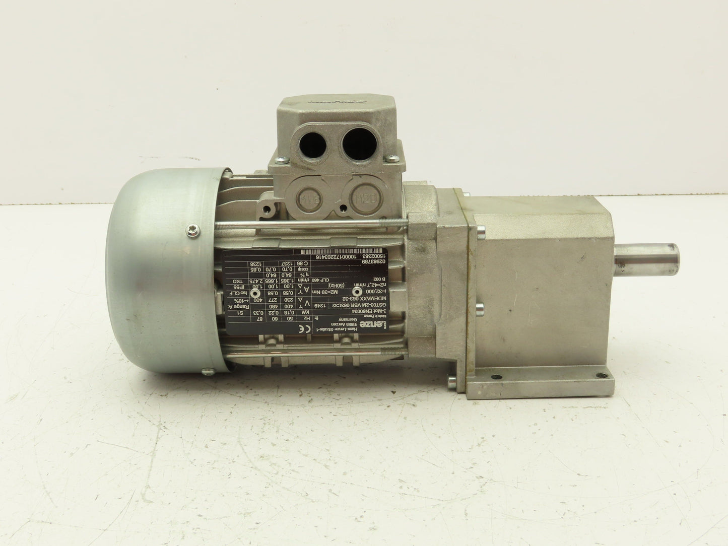 Lenze MDEMAXX Gear Motor 52RPM Output 39Nm 0.22 kW 277/480v 3PH Inline