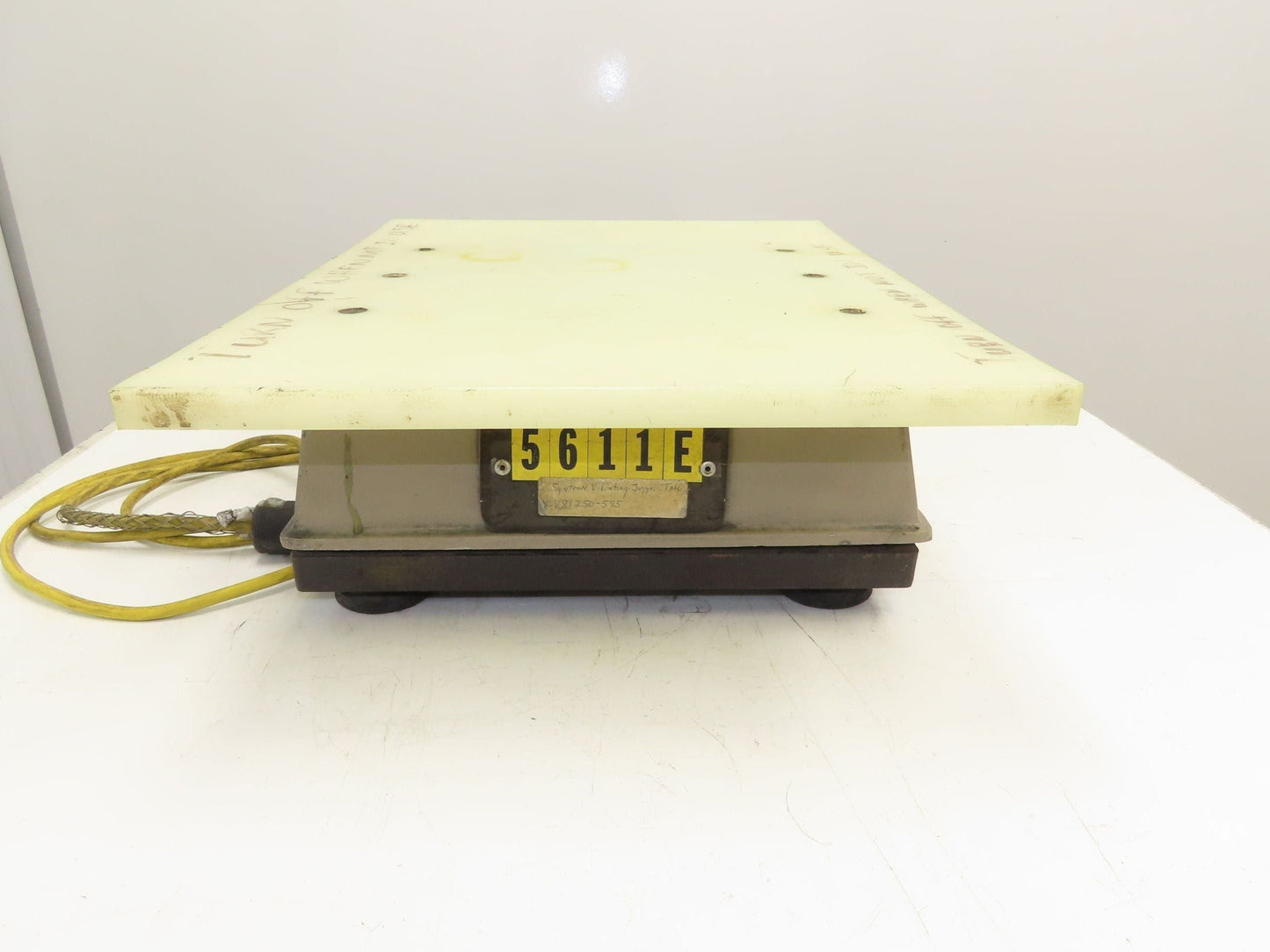 FMC Syntron J-50 Flat Deck Paper Jogger Table 17x22" Plastic Tray Variable Speed