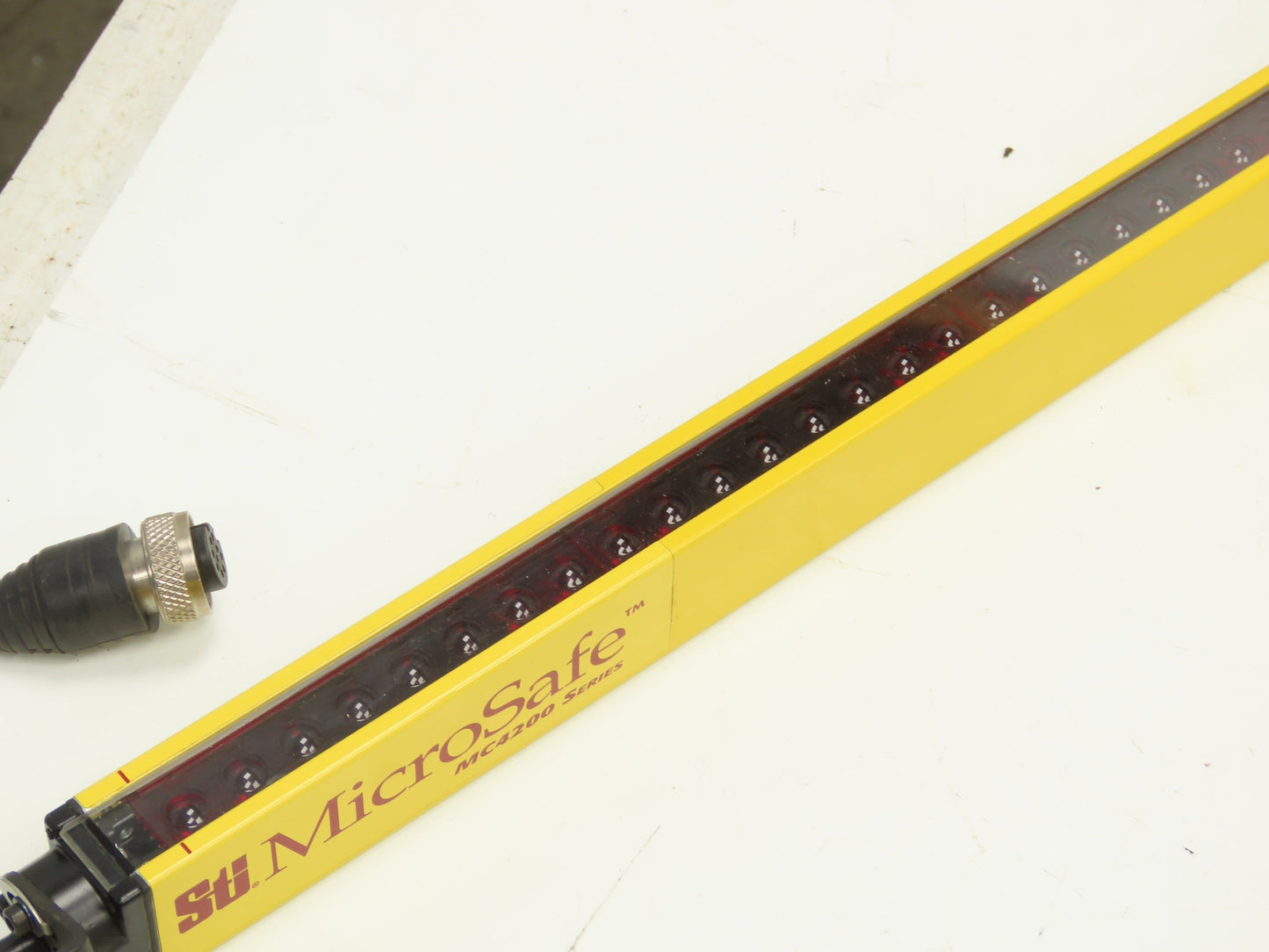 STI MC4248XE Microsafe MC4200 Safety Light Curtain Transmitter 1219mm 48"L
